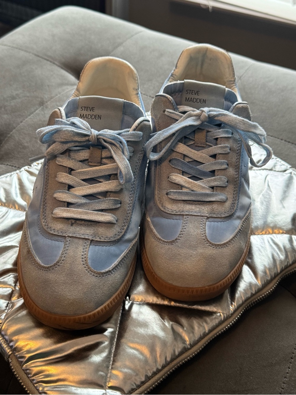 Steve Madden Women’s Light Blue Suede & Leather Sneakers size 10